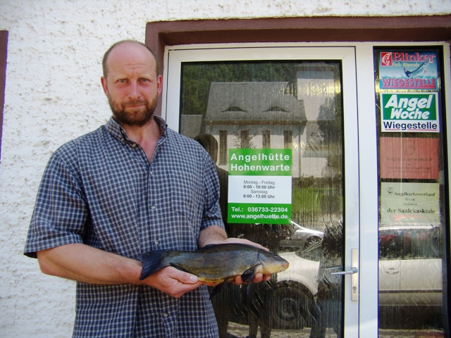 Dietmar König -  Schleie 
 43 cm 
 1,150kg 
 Wisentastau Grochwitz 
 Mistwurm 
 29.06.2011 